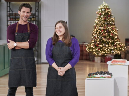 Highlights - Baking Chocolate Chip Cookies - Christmas Cookie Matchup