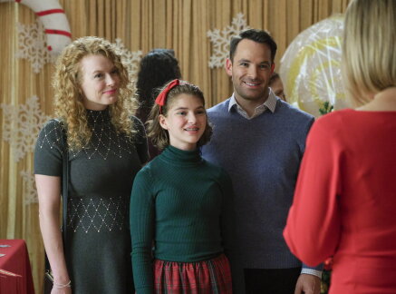 Preview + Sneak Peek - Never Kiss a Man in a Christmas Sweater
