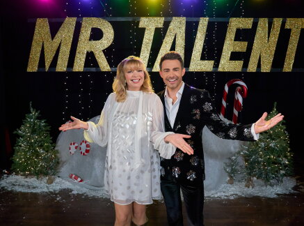 Finding Mr. Christmas - Preview - A Very Merry Talent Show