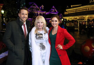 Preview - Christmas at Dollywood