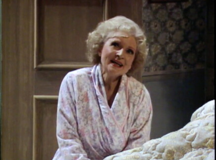 Rose Says Her Prayers Before Bed - Golden Girls
