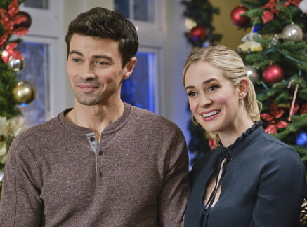 Preview + Sneak Peek - Holiday Date