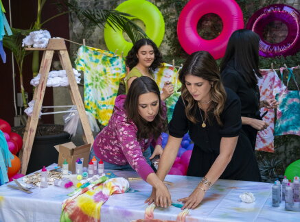 Sneak Peek - Liv's Big Block Paw-ty