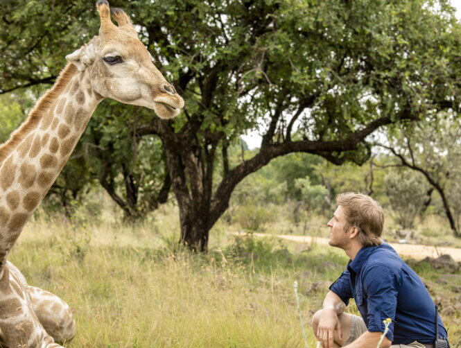 Jon Cor talks about the wildlife who visited the set - Love on Safari