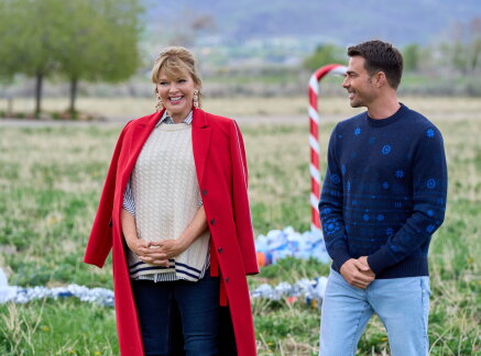 Finding Mr. Christmas – Preview – Reindeer Games