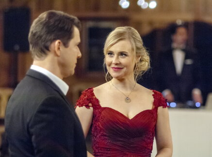 Preview - Signed, Sealed, Delivered: To the Altar