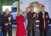 On Location - The Christmas House 2: Deck Those Halls