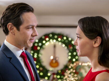 Preview - The Christmas Bow - A Life of Music