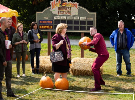 Preview + Sneak Peek - Good Witch: A Tale of Two Hearts