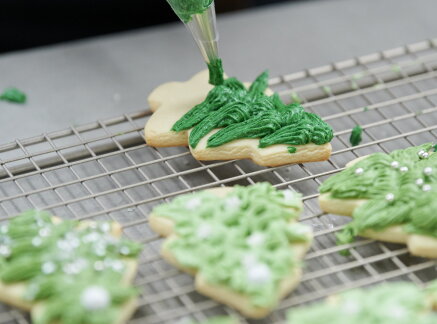 Highlights - Christmas in Evergreen - Christmas Cookie Matchup