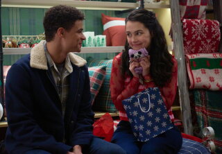 Highlight - Violet and Kyle Exchange Gifts - Mistletoe Murders