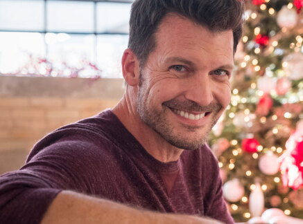 Cast Interviews - Working with Happy the Dog- Switched for Christmas