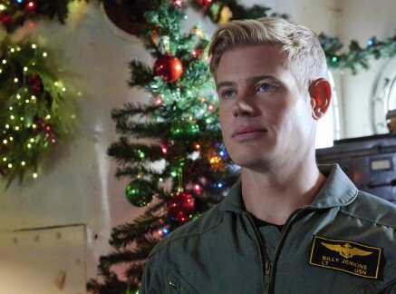 Preview + Sneak Peek - USS Christmas