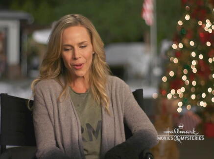 Interview - Christmas Homecoming - Julie Benz about Michael Shanks