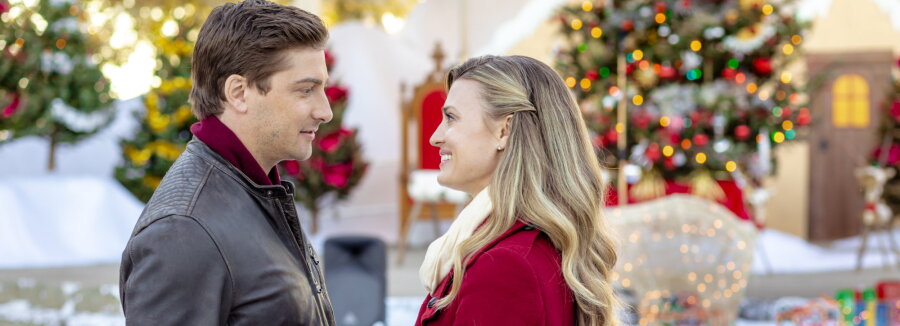 Preview + Sneak Peek: Christmas in Love