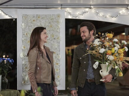 Preview + Sneak Peek - Flip That Romance