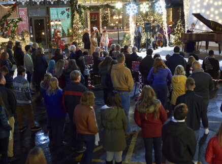Preview - Christmas Tree Lane