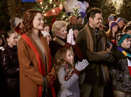 Preview + Sneak Peek - Hope at Christmas