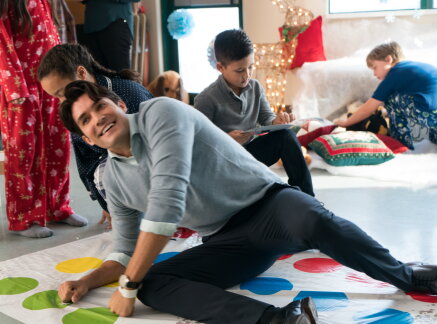 Cast Interviews - What do you like about Making a Hallmark Channel movie? - A Gift to Remember