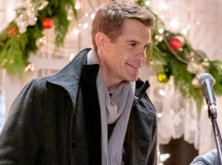 Sleigh Bell Stories - A Homecoming for the Holidays