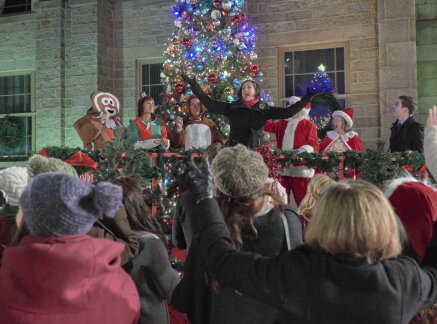 Preview + Sneak Peek - Entertaining Christmas