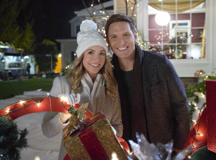 On Location - Jingle Around the Clock