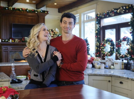 Tinsel Trivia - Holiday Date