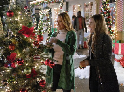 Preview - Christmas in Evergreen: Tidings of Joy