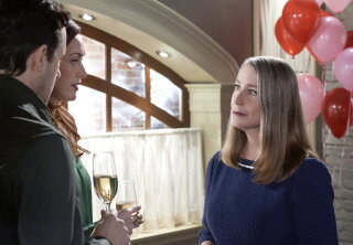 Dotty Has a Warning for Donovan - Good Witch