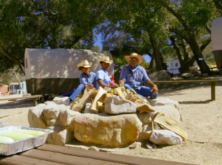 Highlights - Cooking over a campfire - Meet the Peetes