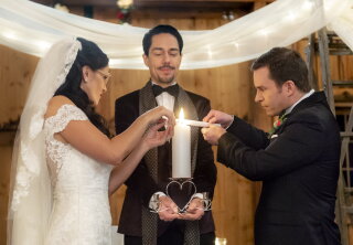 On Location - Signed, Sealed, Delivered: To the Altar