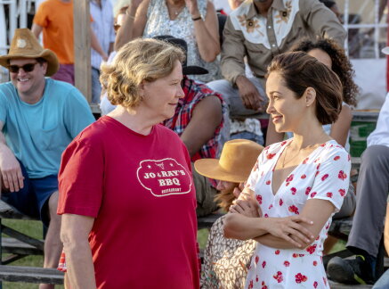 Interviews - Autumn Reeser’s Summer Plans - Season for Love