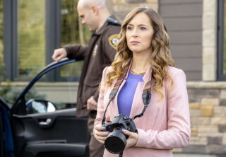 Preview + Sneak Peek - Picture Perfect Mysteries: Dead Over Diamonds