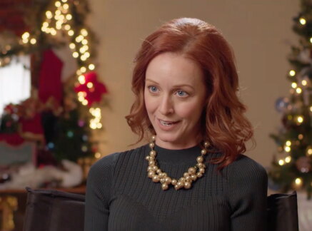 Sleigh Bell Stories - Lindy Booth - Swept up by Christmas