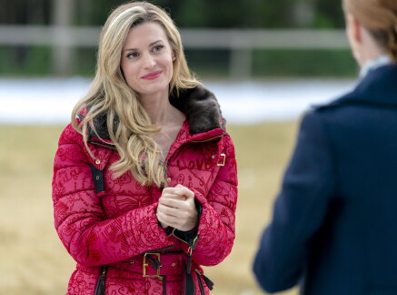 Preview + Sneak Peek - Miss Christmas