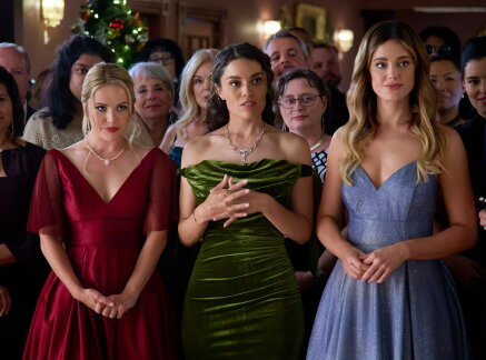 Preview - Unwrapping Christmas: Mia's Prince - Hallmark Channel