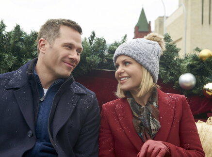 Preview + Sneak Peek - A Shoe Addict’s Christmas