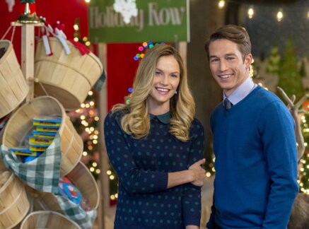 Preview + Sneak Peek - Sharing Christmas