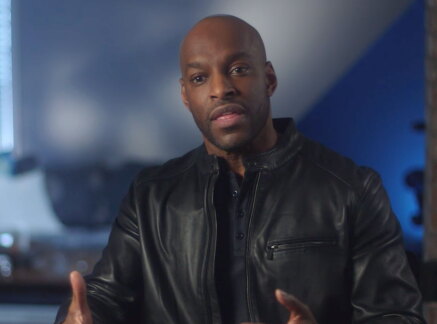 Interview - Morning Show Mysteries: Murder Ever After - Colin Lawrence