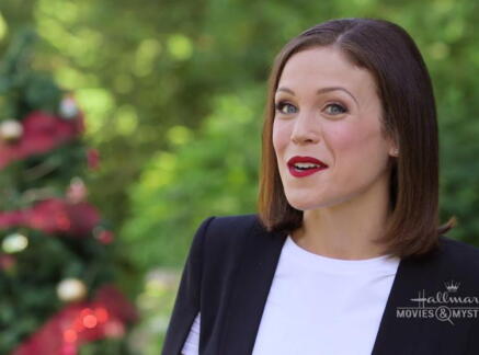 Interview - Erin Krakow about Lori Loughlin - Engaging Father Christmas
