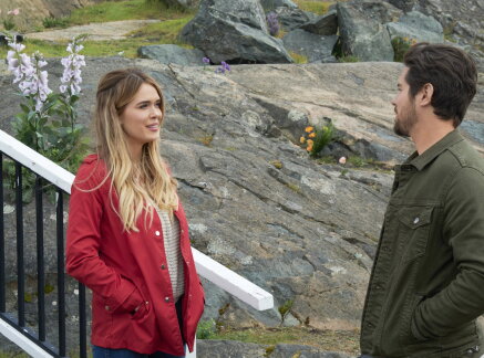 On Location - Sailing Into Love