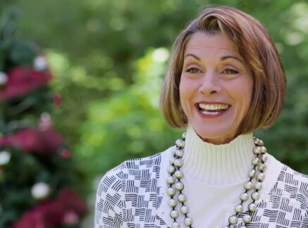 Interview - Wendie Malick - Engaging Father Christmas