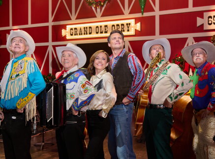 Preview - A Grand Ole Opry Christmas - Hallmark Channel